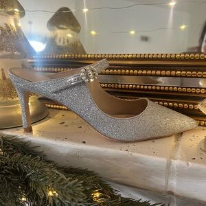 Stuart Weitzman Crystal Buckle 75 Glitter Mule in Silver NWOT